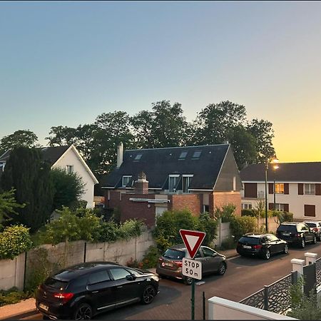 Belle Maison Avec Jardin ! Bezannes Luaran gambar