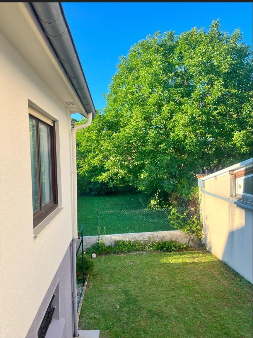 Belle Maison Avec Jardin ! Bezannes Luaran gambar