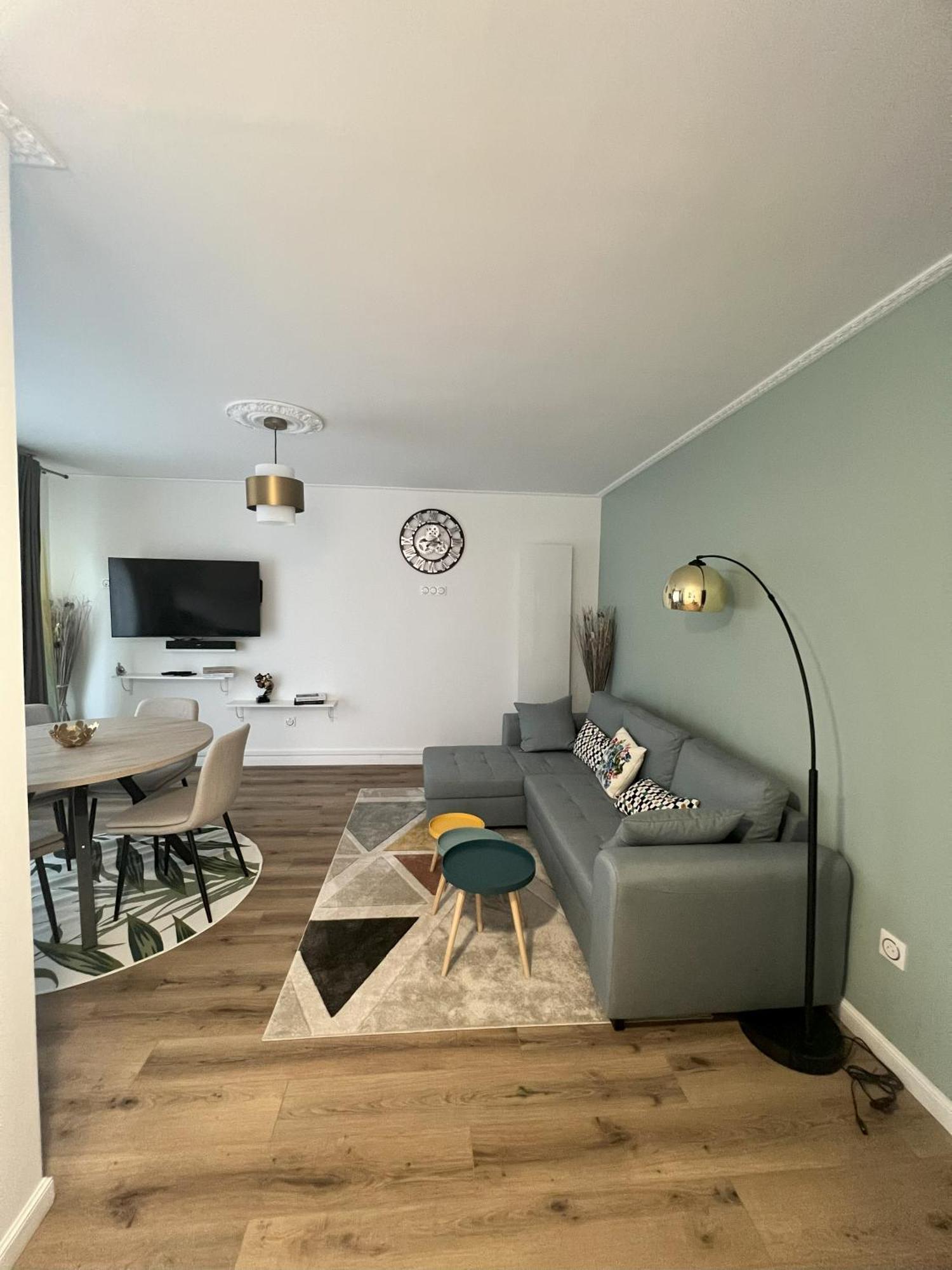 Belle Maison Avec Jardin ! Bezannes Luaran gambar