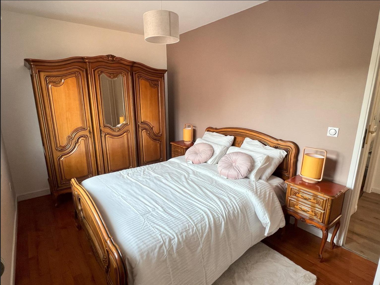 Belle Maison Avec Jardin ! Bezannes Luaran gambar